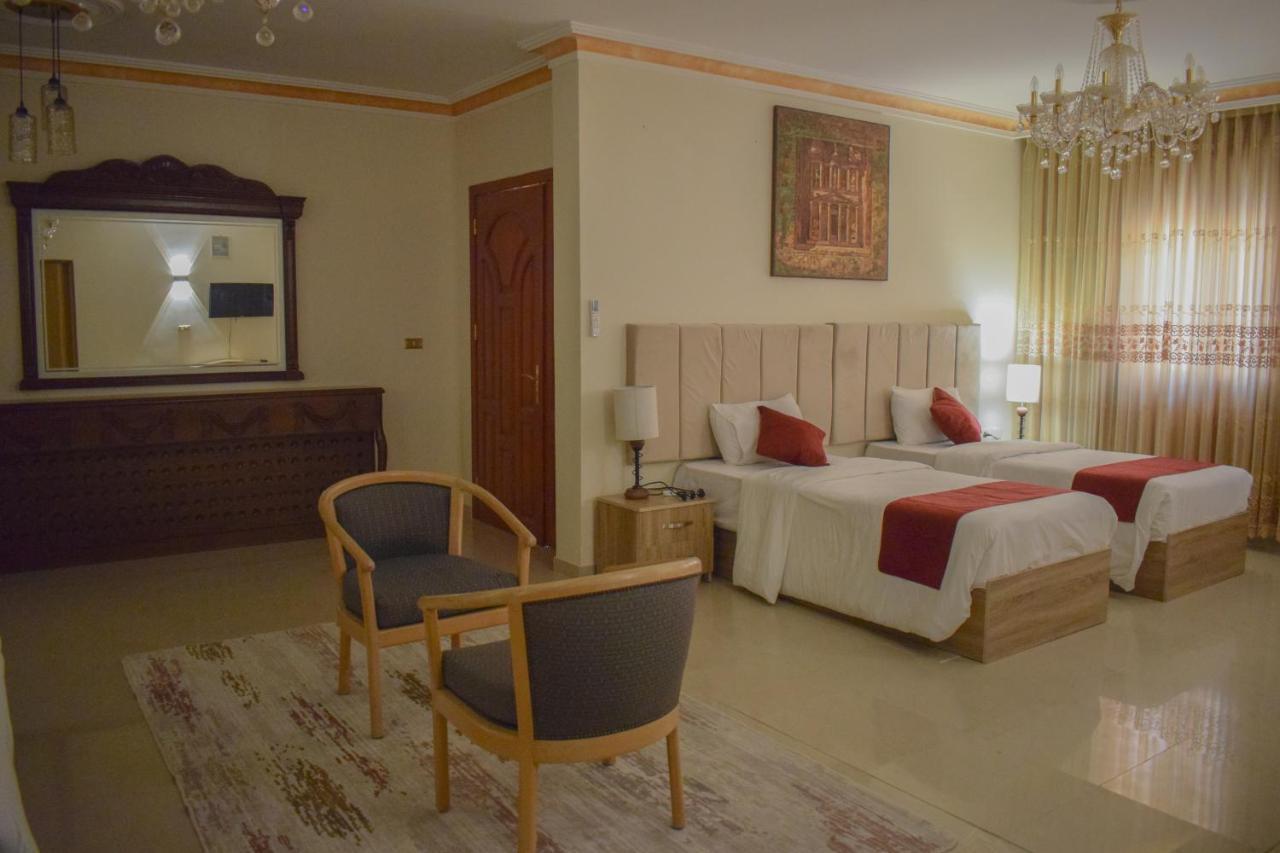 Twilight Hotel Petra Wadi Musa Esterno foto